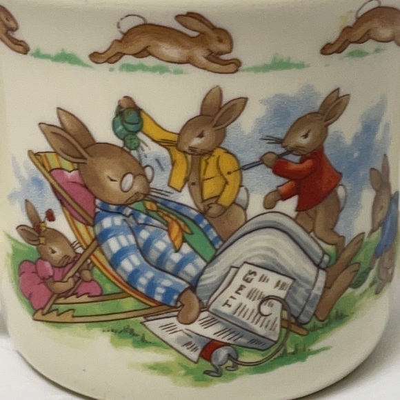 Royal Doulton “Bunnykins” English Fine Bine China Double Handle Mug - Picture 10 of 11
